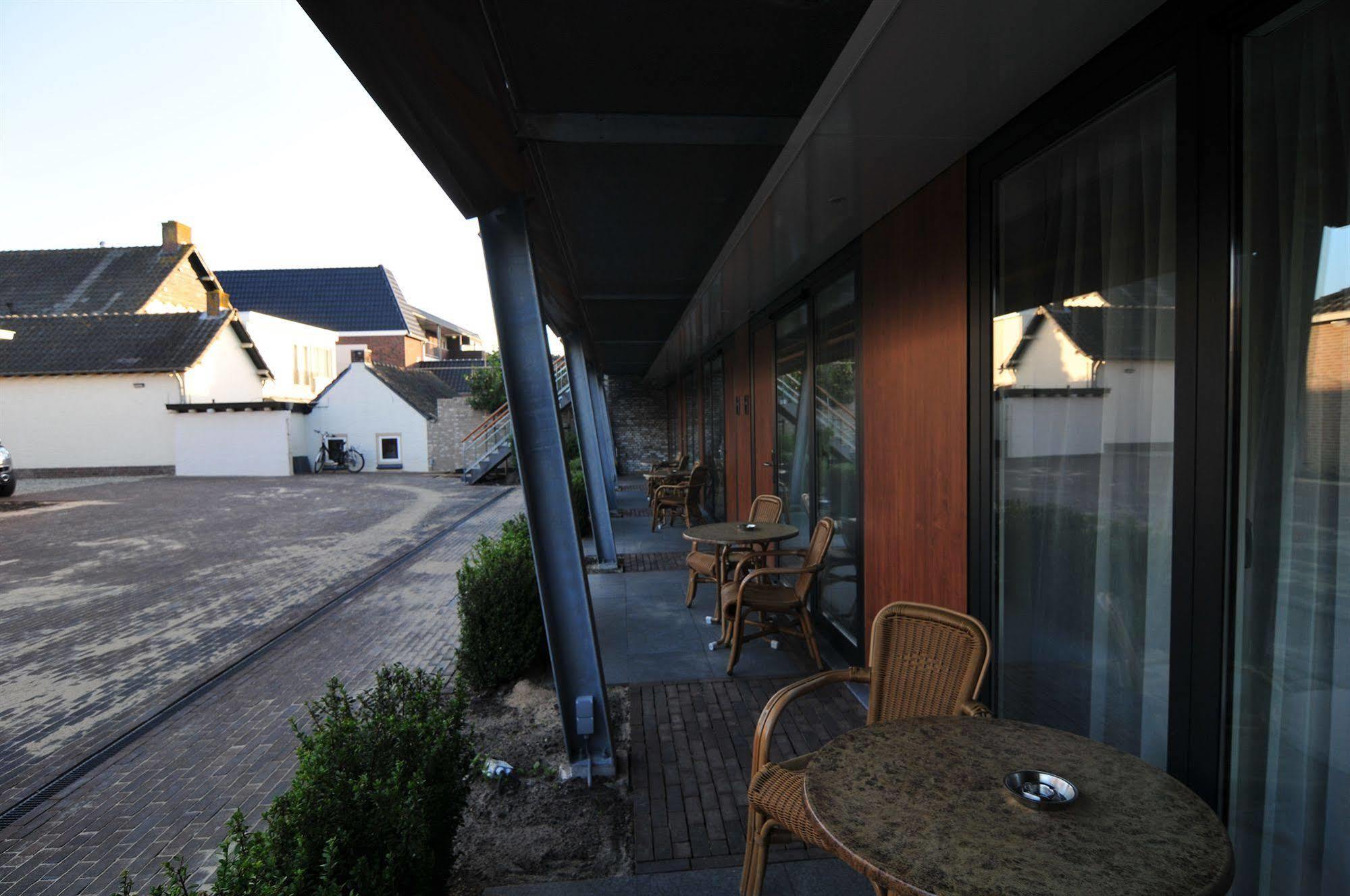De Twee Linden Hotel Beneden-Leeuwen Exterior photo